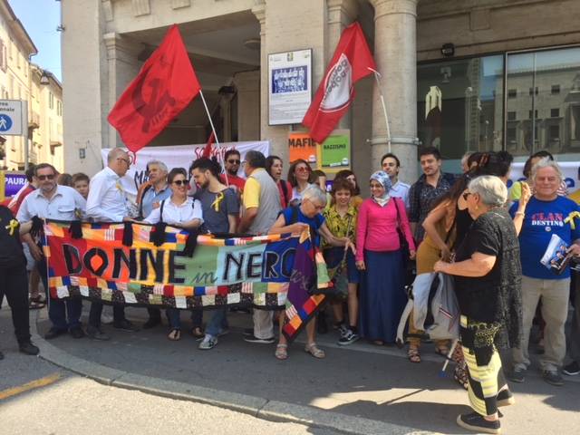 No a violenza e barbarie