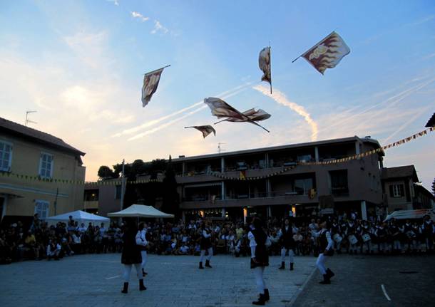 Cerimonia di investitura del Minipalio di Besnate