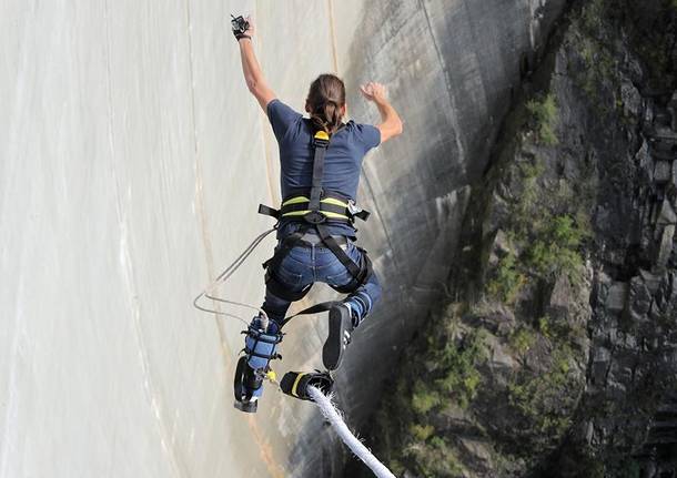 "GoldenEye" Bungee Jumping valle verzasca