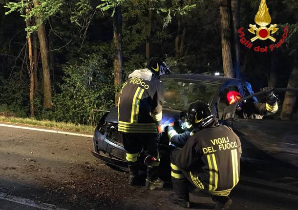 incidente notte vigili del fuoco