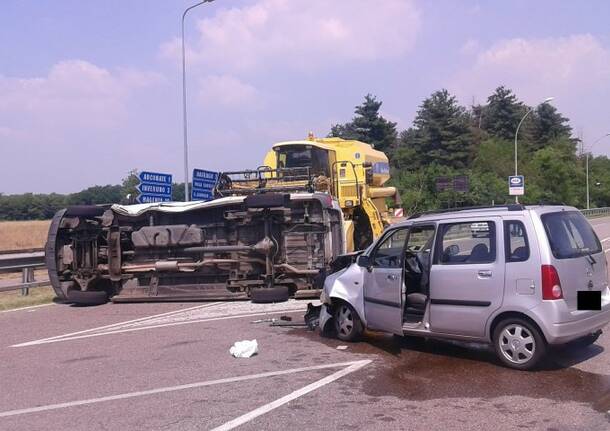 Scontro Auto furgone a Busto Garolfo