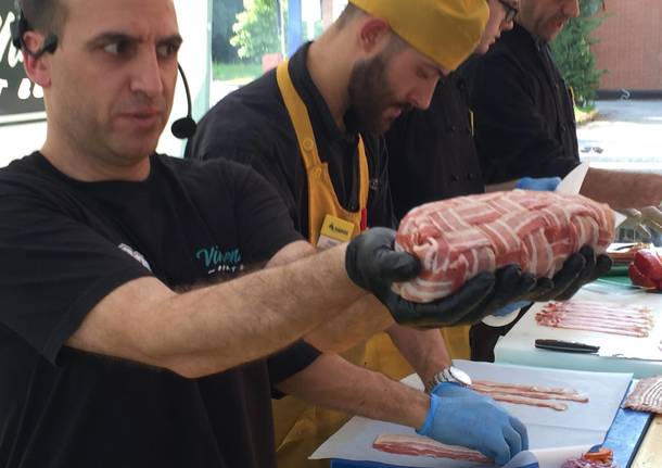 lezione Tigros all'aperto per imparare le basi del barbecue