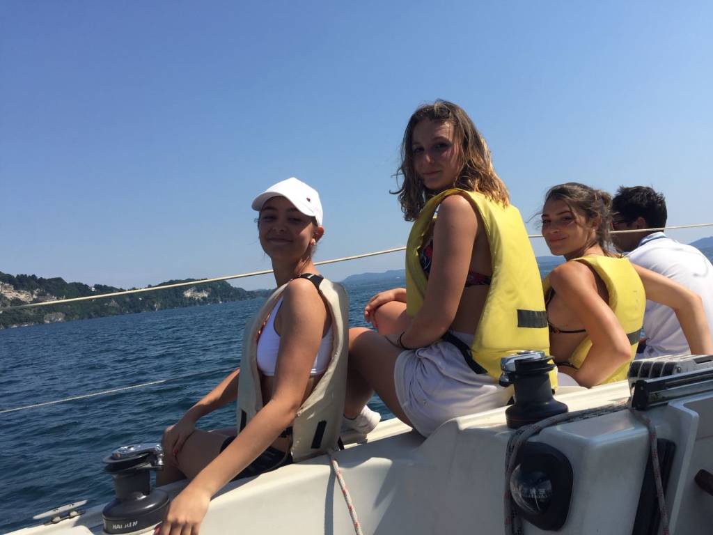 Studenti in barca a vela 