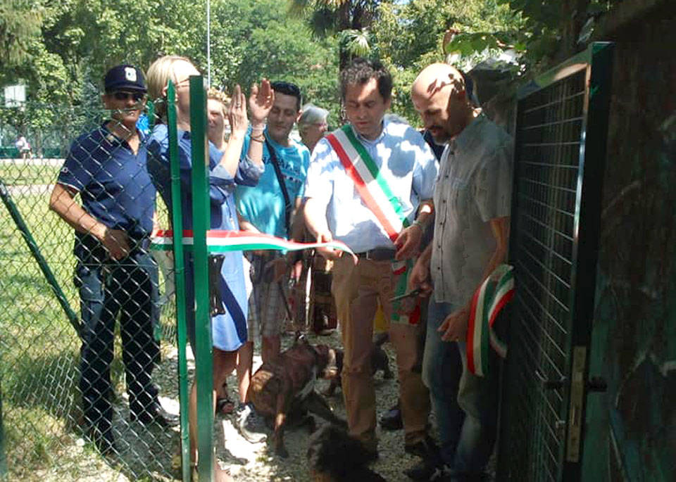 Vedano Olona - Inugurata la "dog area"