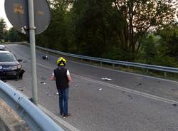 Incidente sulla provinciale, moto si spezza in due