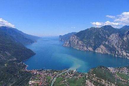 Como, il lago e le star
