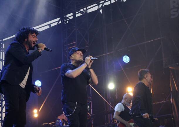 Max, Renga e Nek