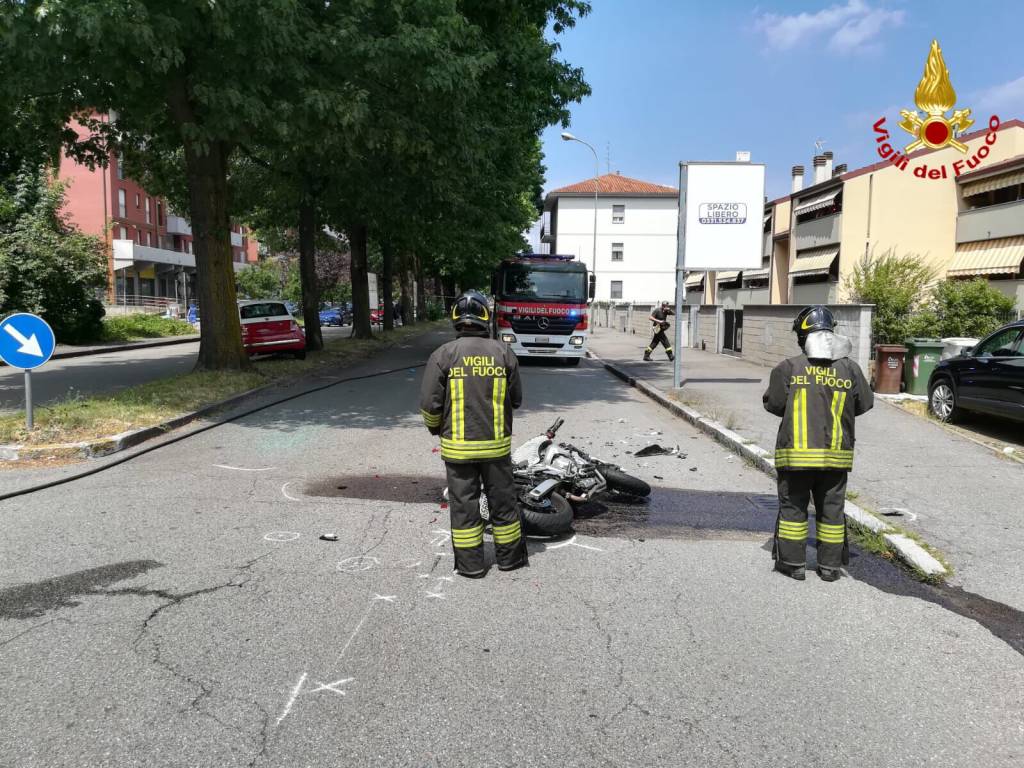 incidente auto moto busto arsizio