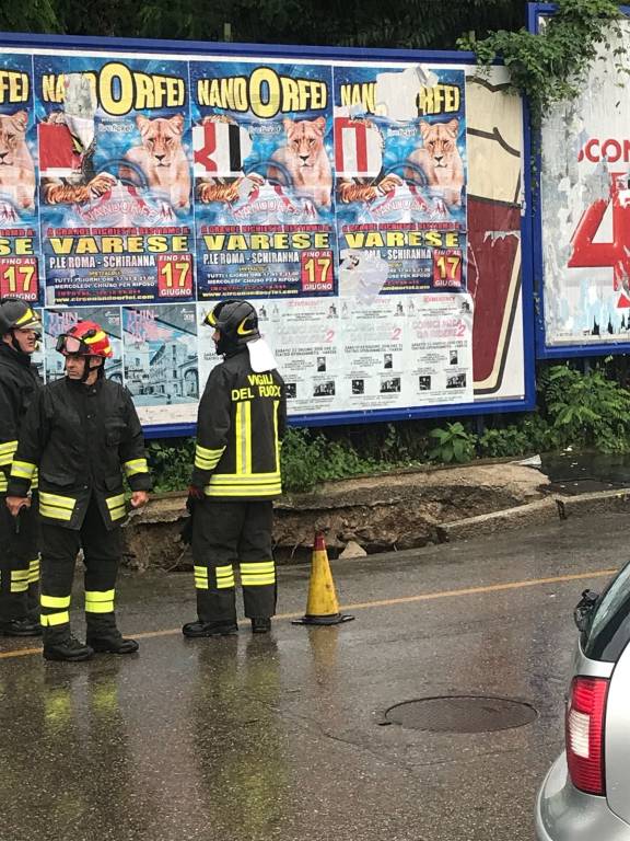 Voragine in piazzale Kennedy