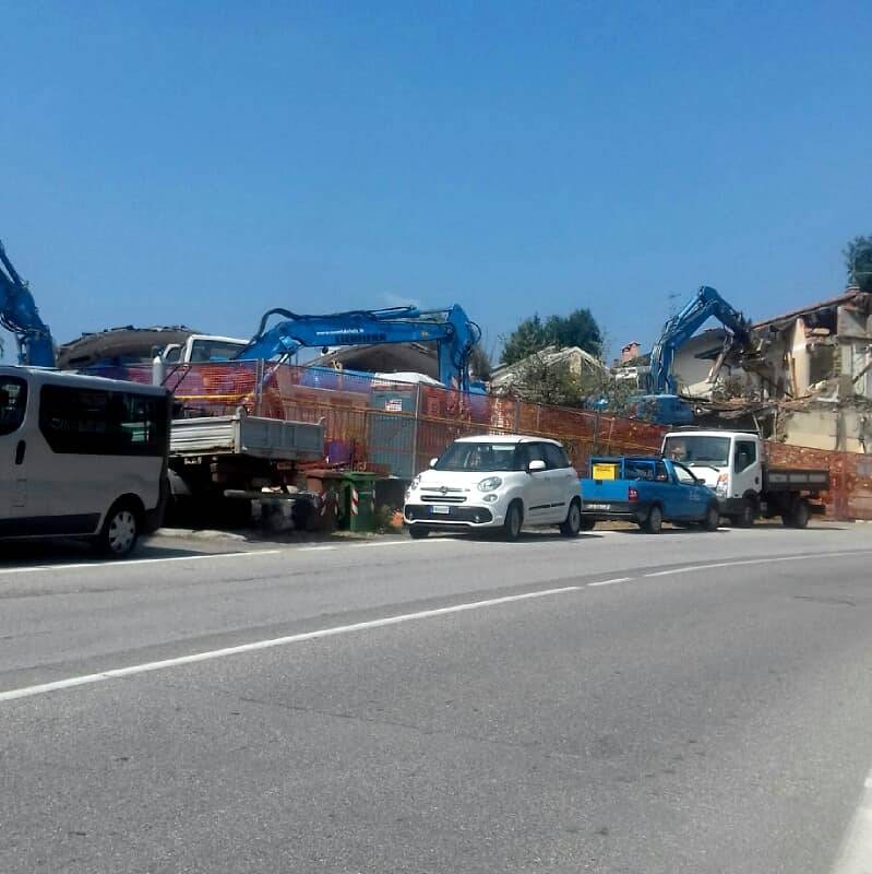 Abbattuto lo stabile della "Minonzio"