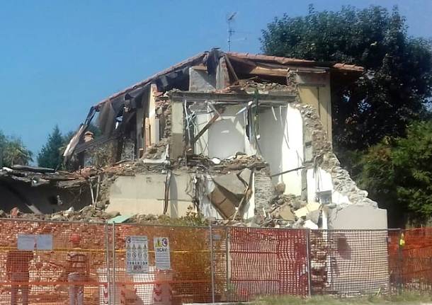 Abbattuto l’edificio della ex Minonzio