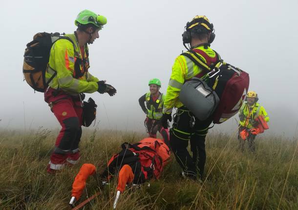 Monte Chiusarella, il recupero del parapendio