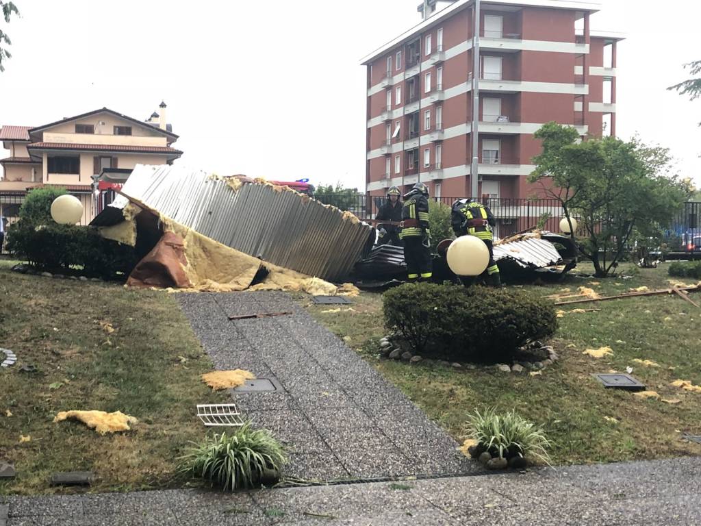 Il vento danneggia un tetto a Castellanza