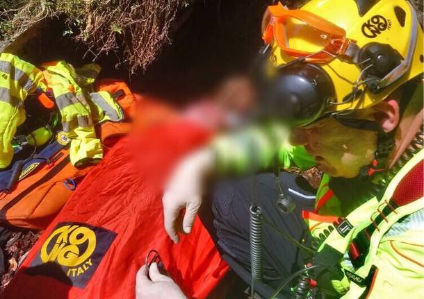 Dumenza, il salvataggio dell\'escursionista