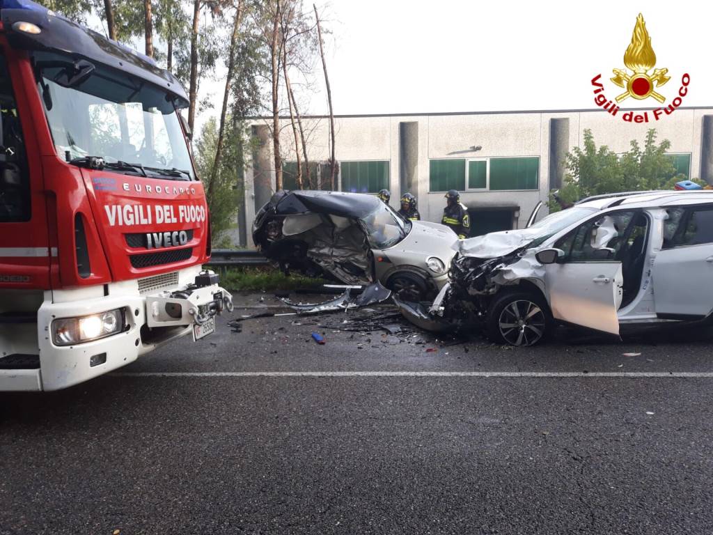 Incidente stradale Gavirate Sp1 9 agosto 2018