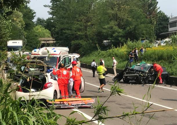 Incidente sulla provinciale a Gazzada