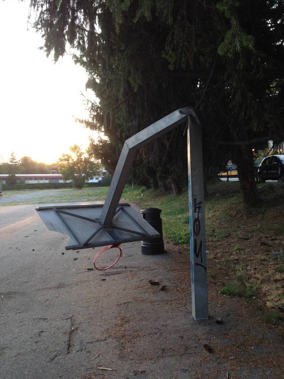 La situazione di piazzale Staffora a Varese