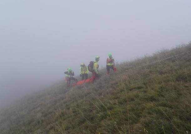 Monte Chiusarella, il recupero del parapendio