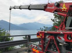 Moto nel lago a Maccagno 