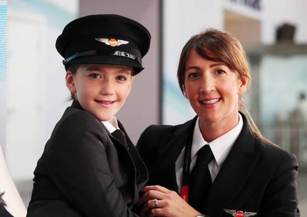 easyJet lancia una nuova campagna per reclutare i piloti donna del futuro