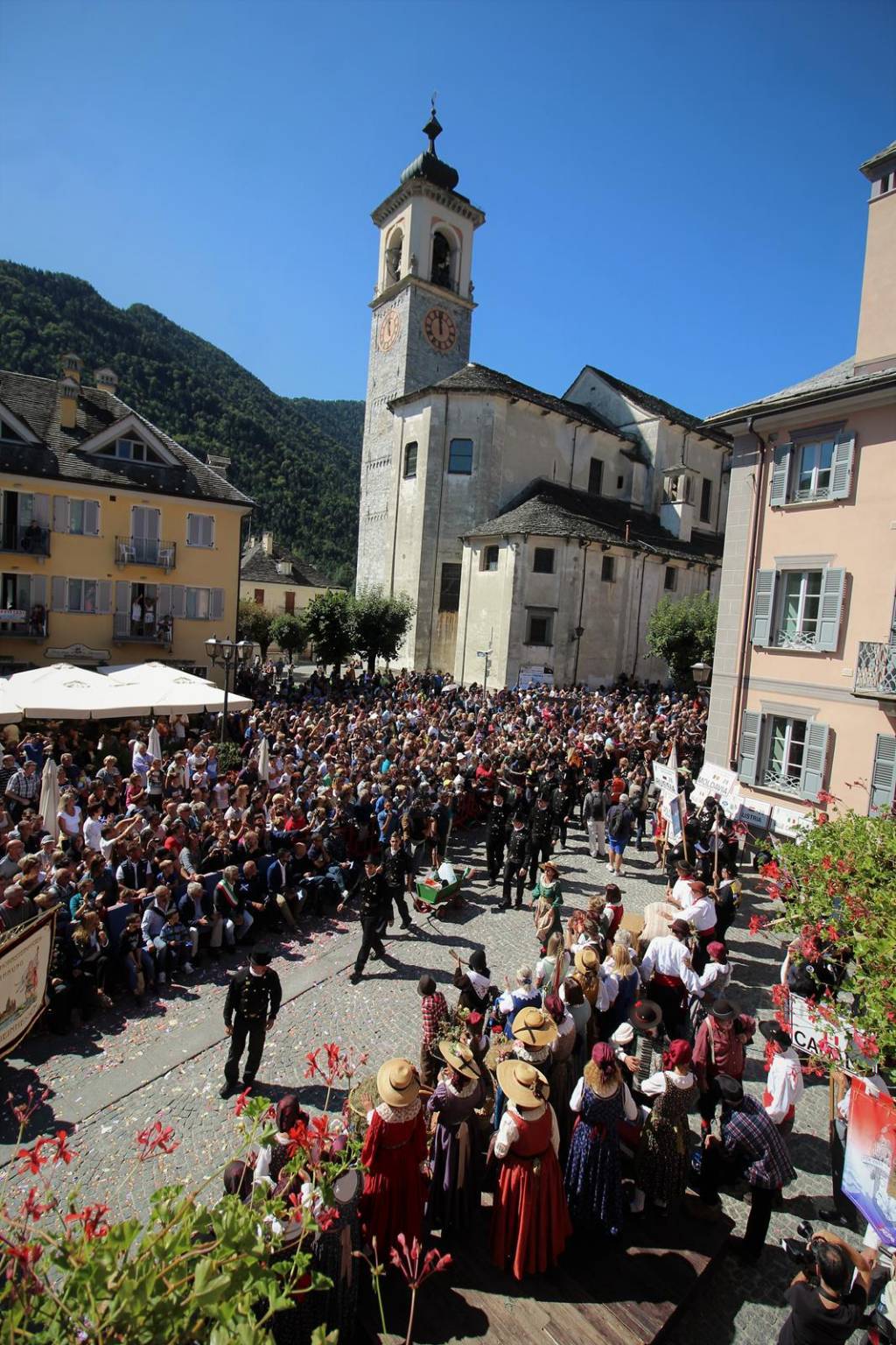 Raduno Spazzacamini in Vial Vigezzo 