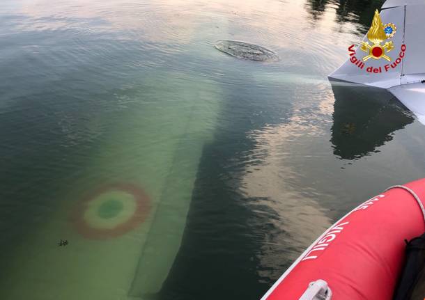 Atterraggio d’emergenza nel lago, sabato il recupero dell’aereo