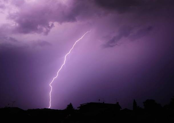 Fulmini e lampi nel cielo