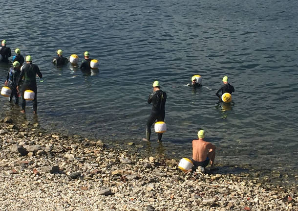 Angera: la traversata a nuoto del Lago Maggiore fino ad Arona