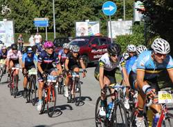 Il passaggio della Granfondo Mondiale a Castelveccana