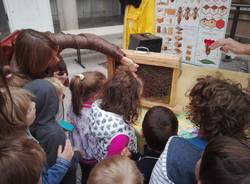 Nature urbane, i giardini estensi "invasi" dai bimbi