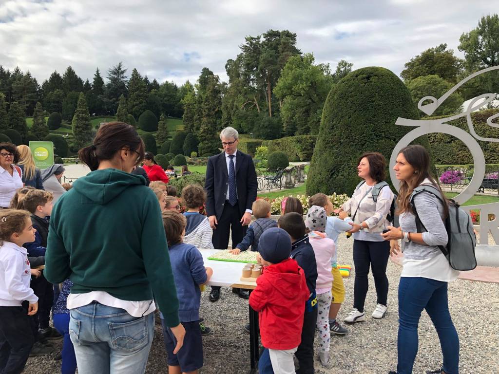 Nature urbane, i giardini estensi "invasi" dai bimbi