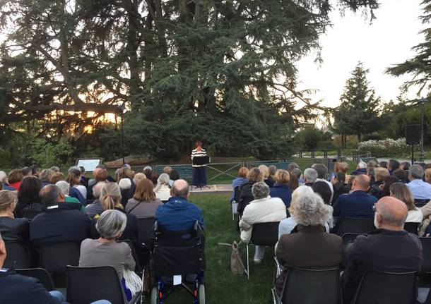 Nature Urbane, Lella Costa legge Stevenson a villa Mirabello 