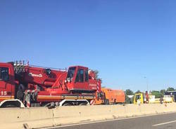 ribaltamento camion A8 Castellanza