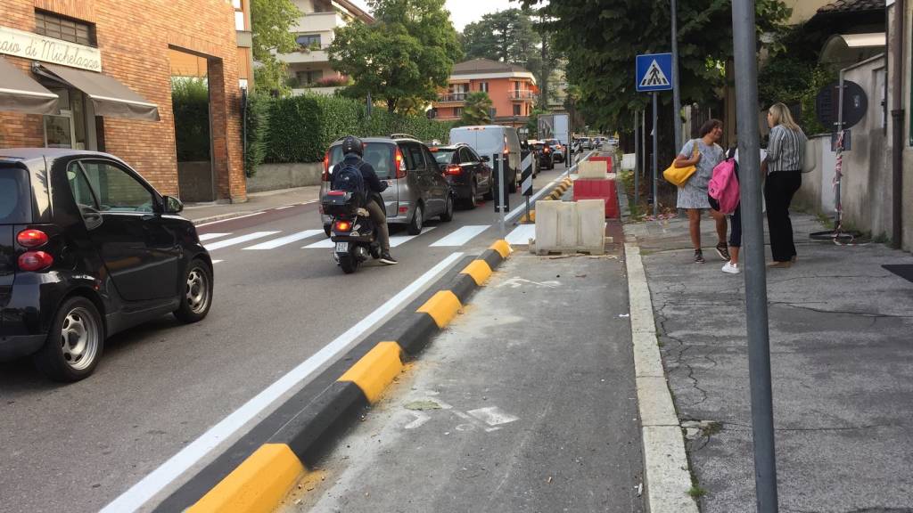 via XXV aprile varese traffico 