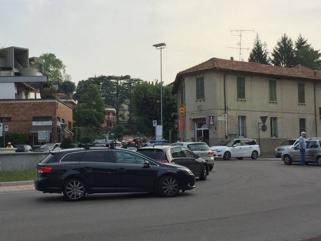 via XXV aprile varese traffico 