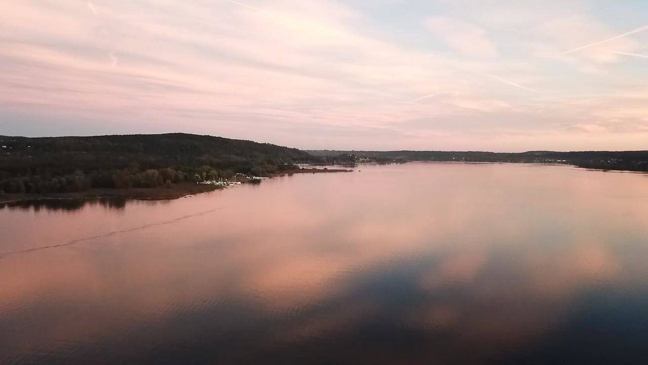 angera al tramonto dal drone