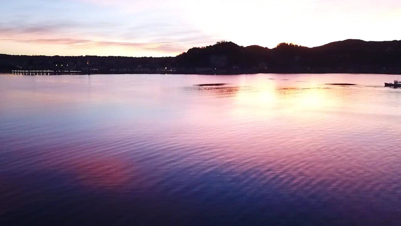 angera al tramonto dal drone