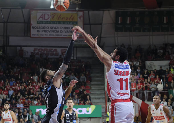 Openjobmetis Varese - Dolomiti En. Trento 93-85
