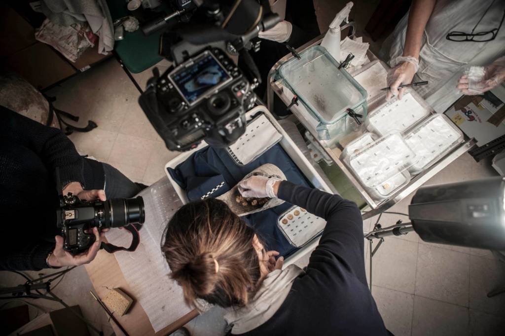 Le analisi sulle monete trovate a Como