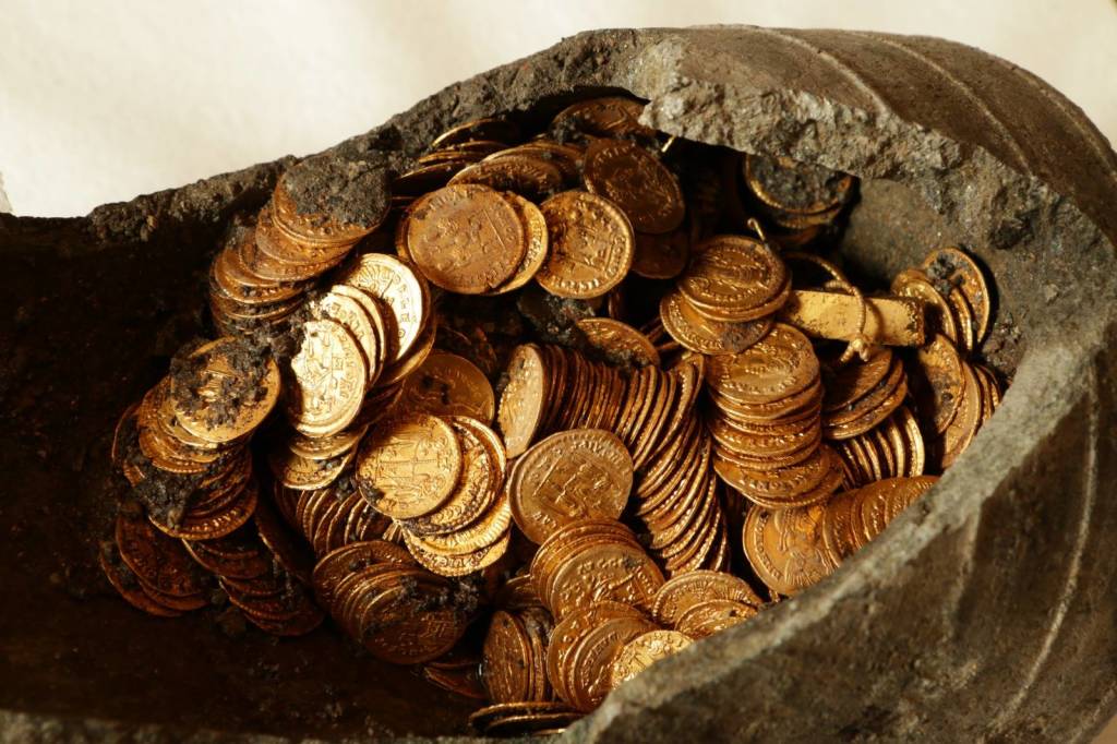 Le analisi sulle monete trovate a Como