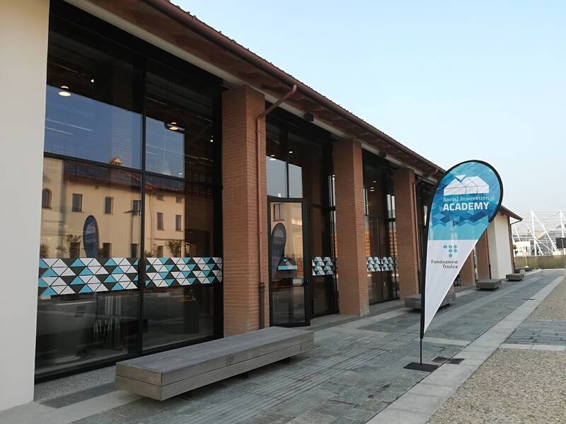 IMG 20181009 090031 esterno Academy