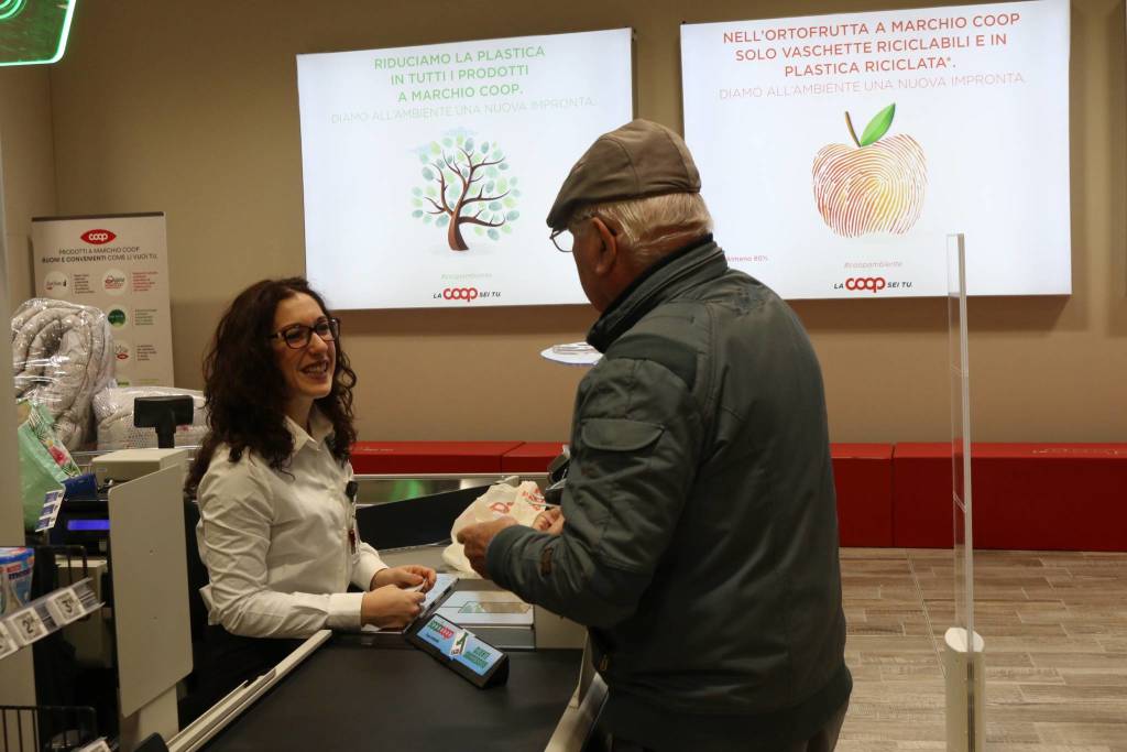 inaugurazione coop busto arsizio