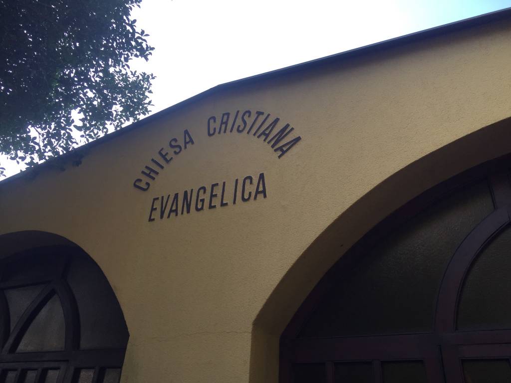 Incendio alla chiesa evangelica 