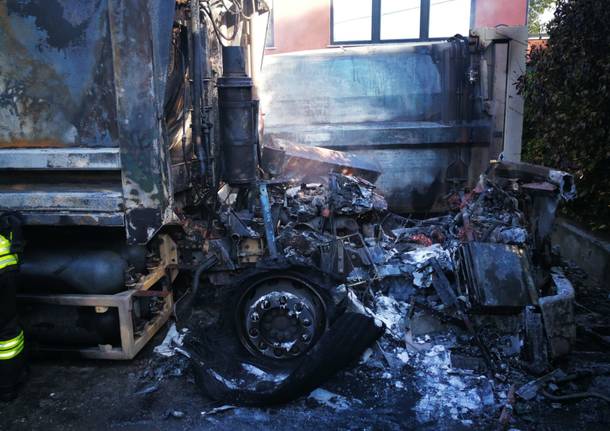 Incendio nel deposito Agesp