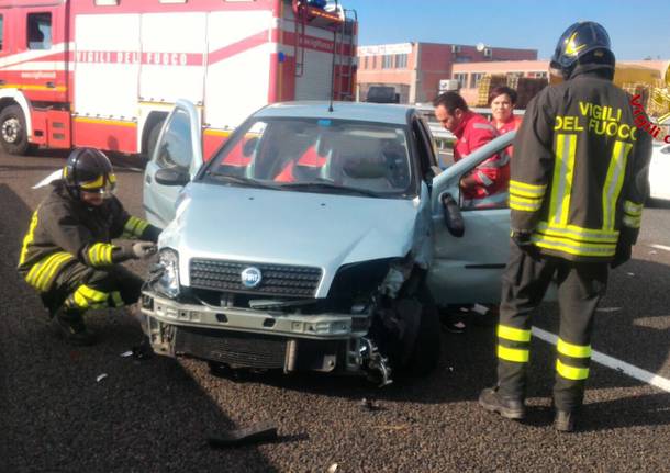 incidente a8 autostrada