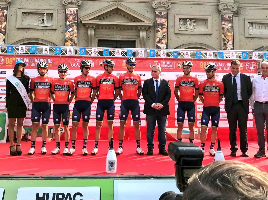 La partenza della 98a Tre Valli Varesine 2018 da Saronno