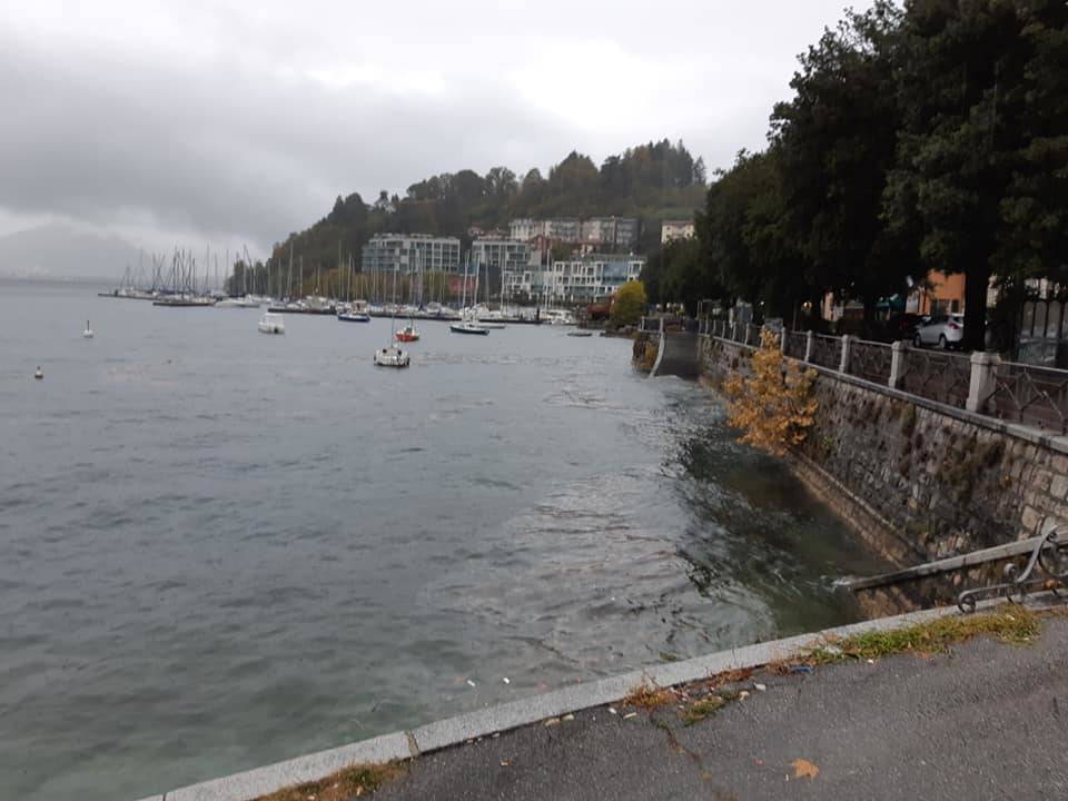 Laveno Mombello sotto la pioggia, Lago Maggiore 