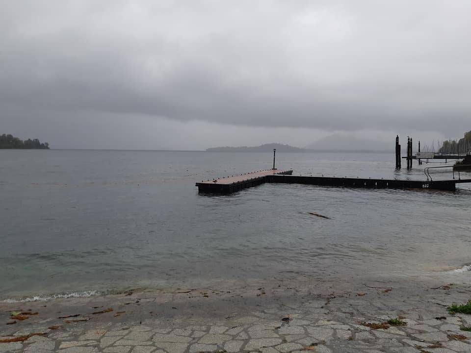 Laveno Mombello sotto la pioggia, Lago Maggiore 