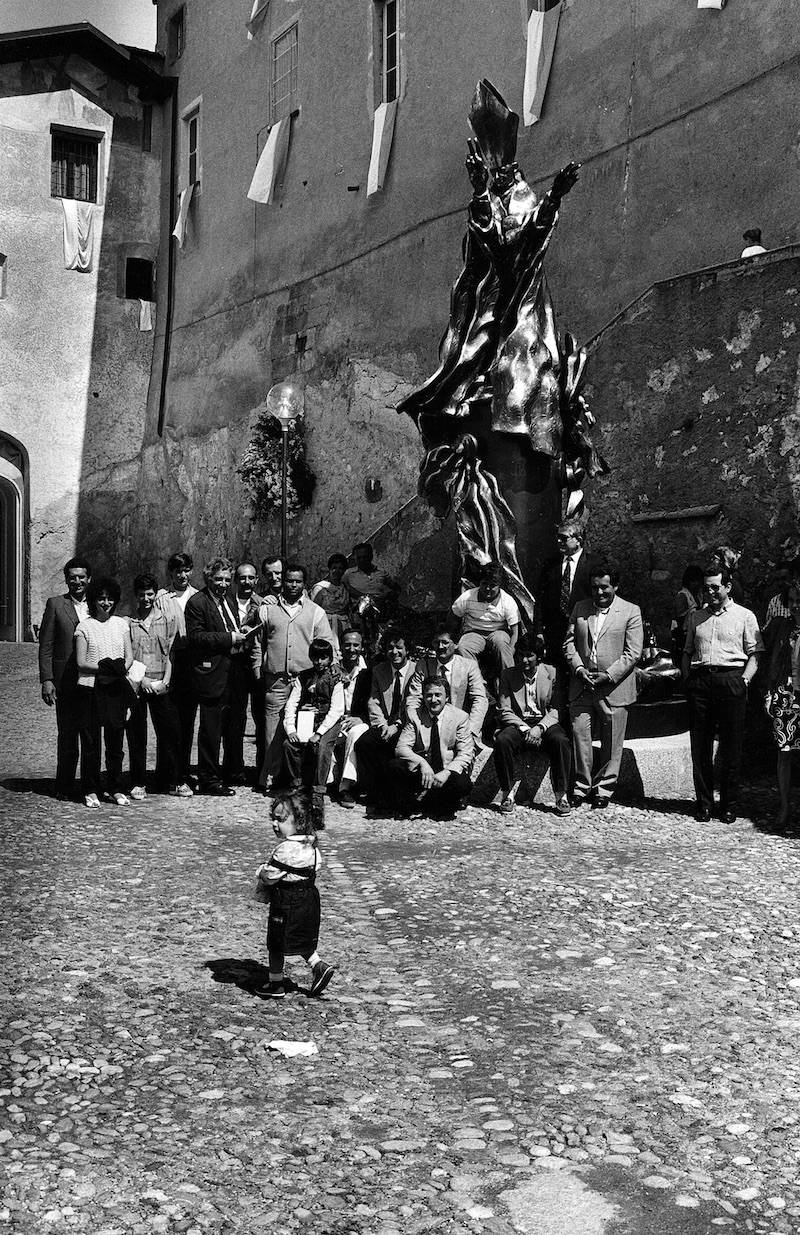 Paolo VI, le foto storiche della staua di Floriano Bodini