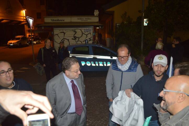 Presidio Fratelli d Italia alla stazione di Canegrate dopo aggressione   Riccardo De Corato  1 